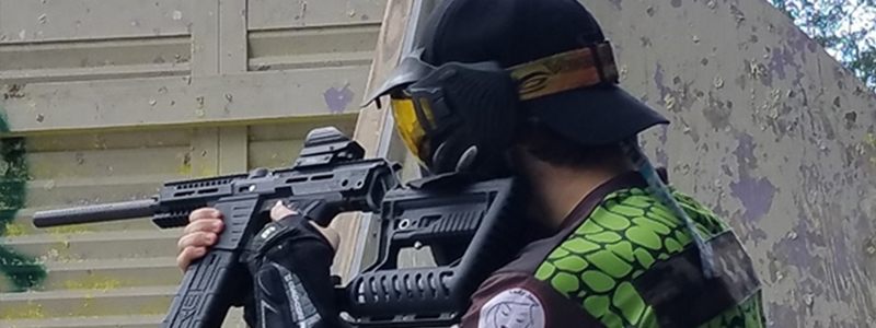 Can you wear a hat with a paintball mask?